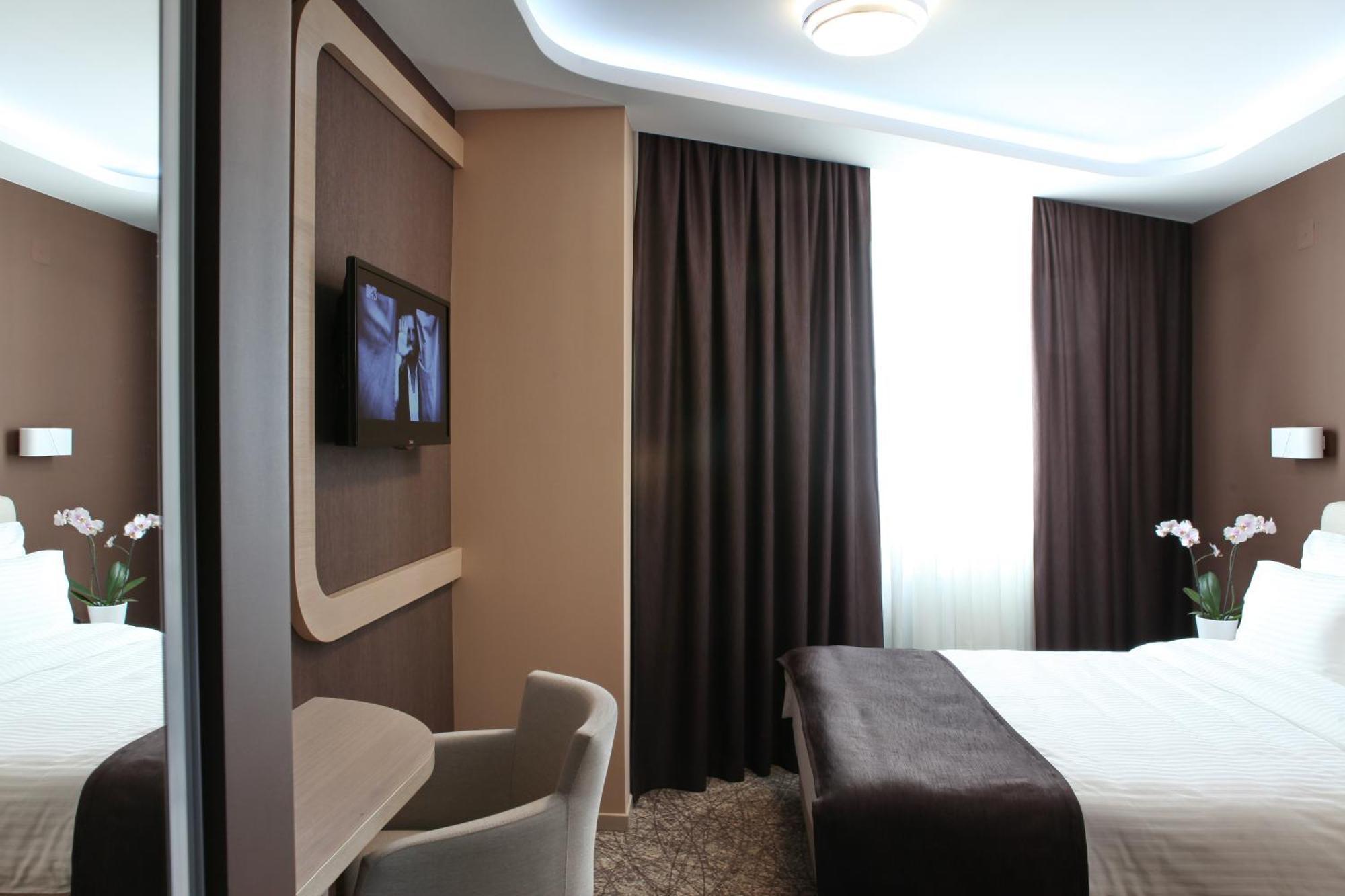 Garni Hotel Aveny Čačak Exteriér fotografie