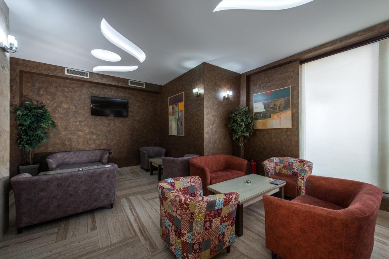 Garni Hotel Aveny Čačak Exteriér fotografie